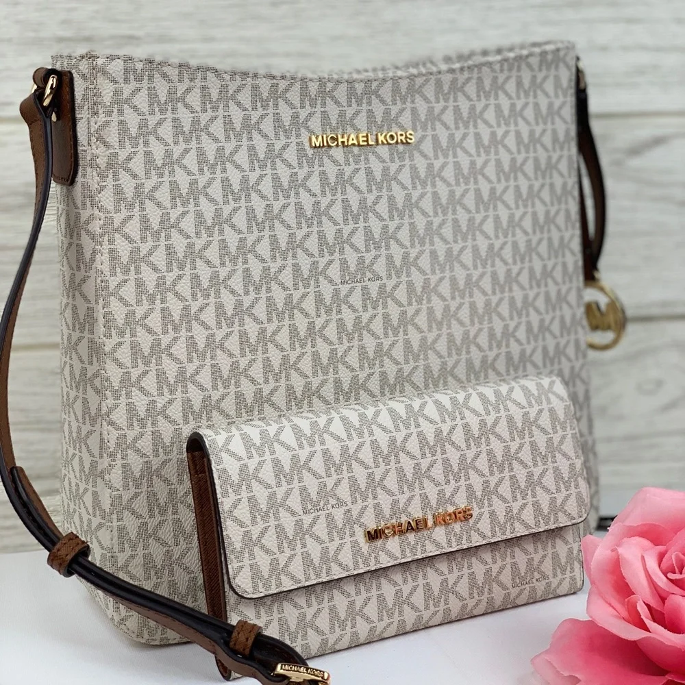 🌺Michael Kors LG Crossbody Bag & Wallet Set